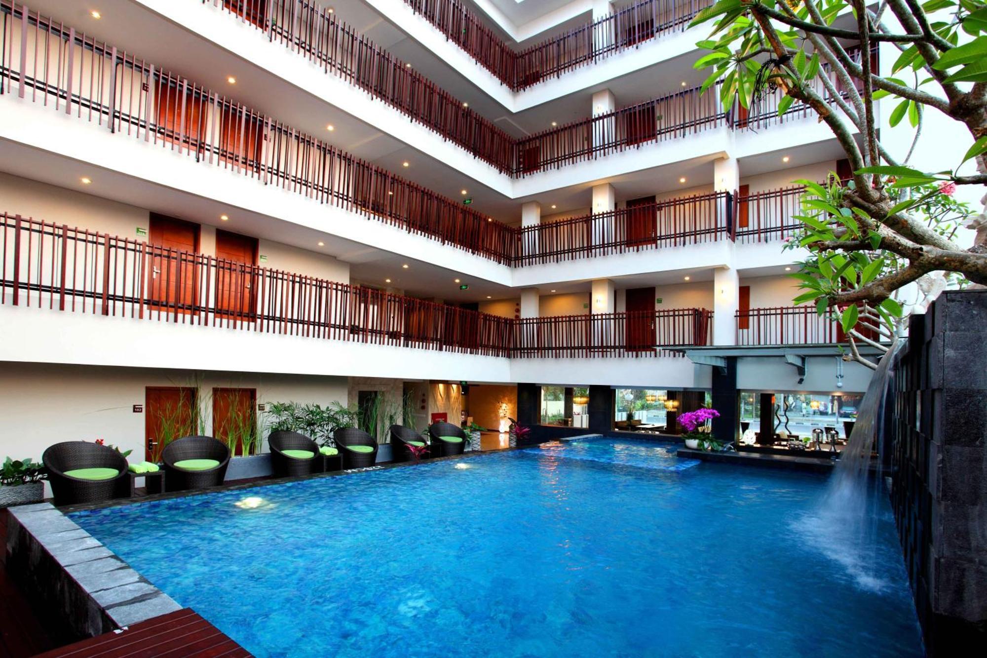 Sun Royal Hotel Кута Экстерьер фото