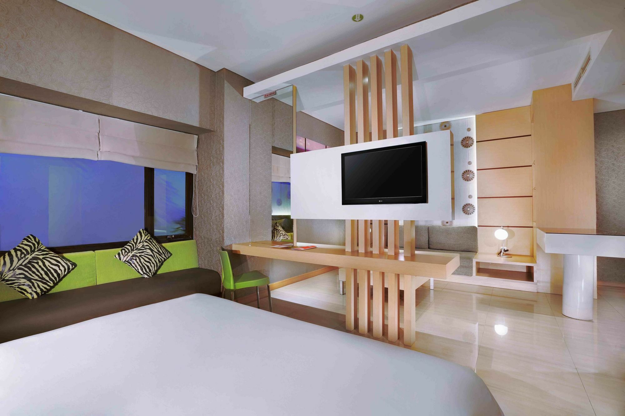 Sun Royal Hotel Кута Экстерьер фото